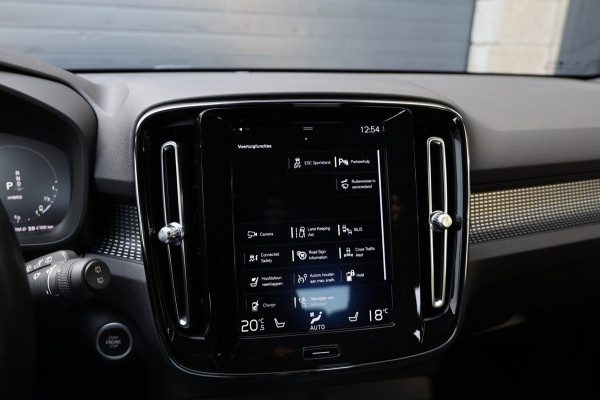 Volvo XC40 1.5 T5 Recharge R-line LED/VIRTUAL/PANO/LEER+S.VERWARMING/19" LMV/CAM/12 MND GARANTIE!
