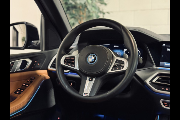 BMW X5 xDrive45e HighExe. M-Sport | Panorama | Trekhaak | Luchtv.