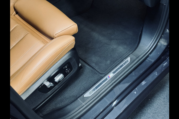 BMW X5 xDrive45e HighExe. M-Sport | Panorama | Trekhaak | Luchtv.
