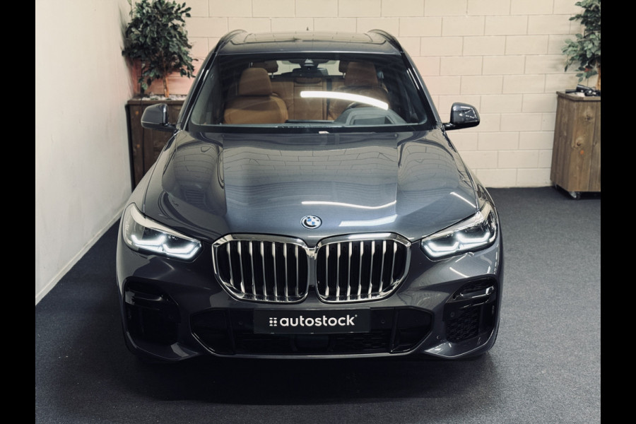 BMW X5 xDrive45e HighExe. M-Sport | Panorama | Trekhaak | Luchtv.
