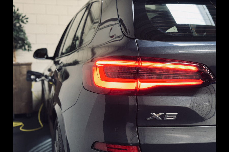 BMW X5 xDrive45e HighExe. M-Sport | Panorama | Trekhaak | Luchtv.