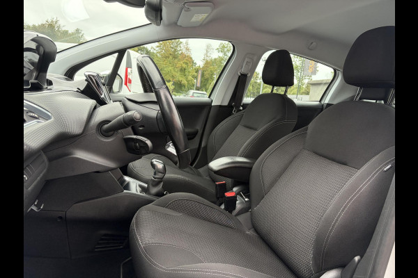 Peugeot 208 1.2 PureTech Blue Lease Executive ✓Dealer Onderhouden✓2e Eigenaar✓Navi✓Carplay✓Clima✓Cruise✓Pdc✓5 Deurs✓16'' Lm velgen✓N.A.P✓Apk tot 09-2027