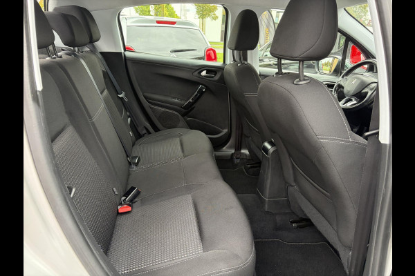 Peugeot 208 1.2 PureTech Blue Lease Executive ✓Dealer Onderhouden✓2e Eigenaar✓Navi✓Carplay✓Clima✓Cruise✓Pdc✓5 Deurs✓16'' Lm velgen✓N.A.P✓Apk tot 09-2027