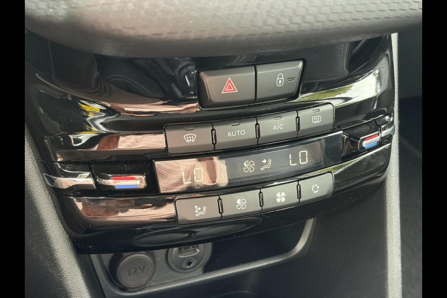 Peugeot 208 1.2 PureTech Blue Lease Executive ✓Dealer Onderhouden✓2e Eigenaar✓Navi✓Carplay✓Clima✓Cruise✓Pdc✓5 Deurs✓16'' Lm velgen✓N.A.P✓Apk tot 09-2027