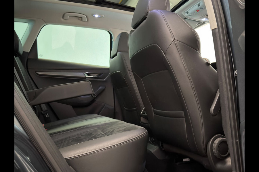Škoda Karoq 1.5 TSI ACT Style Business / Pano / Trekhaak / ACC