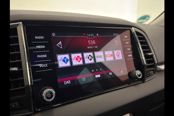 Škoda Karoq 1.5 TSI ACT Style Business / Pano / Trekhaak / ACC