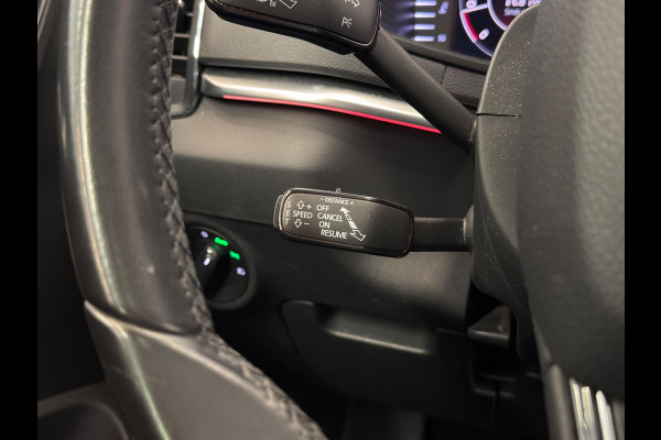 Škoda Karoq 1.5 TSI ACT Style Business / Pano / Trekhaak / ACC