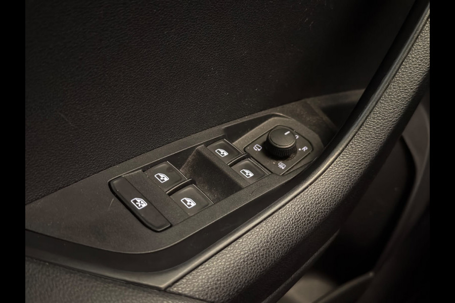 Škoda Karoq 1.5 TSI ACT Style Business / Pano / Trekhaak / ACC