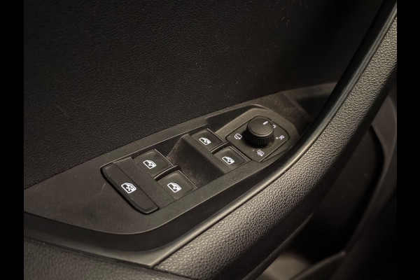 Škoda Karoq 1.5 TSI ACT Style Business / Pano / Trekhaak / ACC