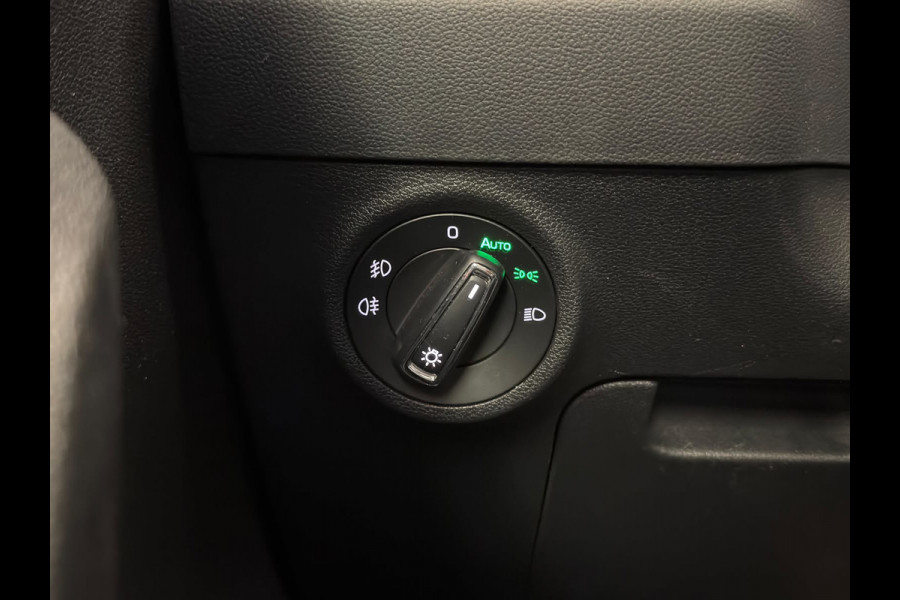 Škoda Karoq 1.5 TSI ACT Style Business / Pano / Trekhaak / ACC