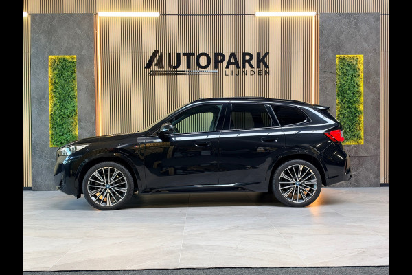 BMW X1 XDrive25e |M-Sport|PANO|HuD|H&K|MASSAGE|360 CAMERA|KEYLESS|21 INCH|PLUG IN HYBRIDE|SFEERVERLICHTING|DEALER ONDERHOUDEN|VOL!