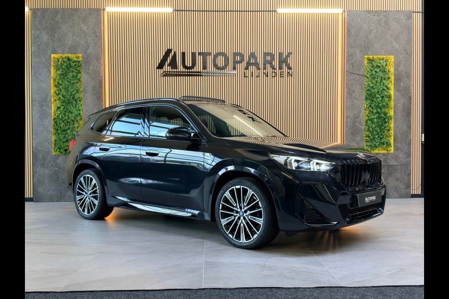 BMW X1 XDrive25e |M-Sport|PANO|HuD|H&K|MASSAGE|360 CAMERA|KEYLESS|21 INCH|PLUG IN HYBRIDE|SFEERVERLICHTING|DEALER ONDERHOUDEN|VOL!