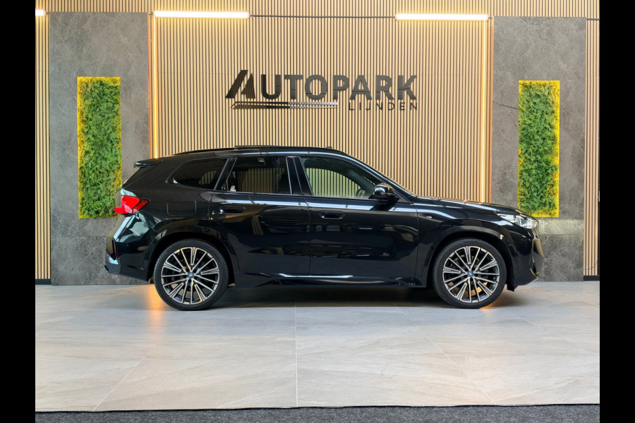 BMW X1 XDrive25e |M-Sport|PANO|HuD|H&K|MASSAGE|360 CAMERA|KEYLESS|21 INCH|PLUG IN HYBRIDE|SFEERVERLICHTING|DEALER ONDERHOUDEN|VOL!