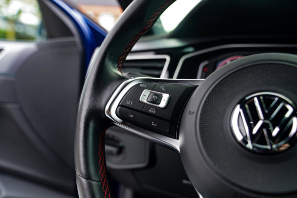Volkswagen Polo 2.0 TSI GTI | LED | Stoelverwarming | Achteruitrijcamera | Apple Carplay | Climatronic | 200PK | NAP