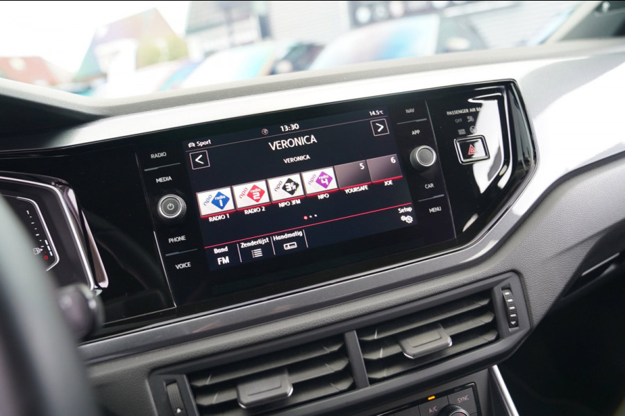 Volkswagen Polo 2.0 TSI GTI | LED | Stoelverwarming | Achteruitrijcamera | Apple Carplay | Climatronic | 200PK | NAP