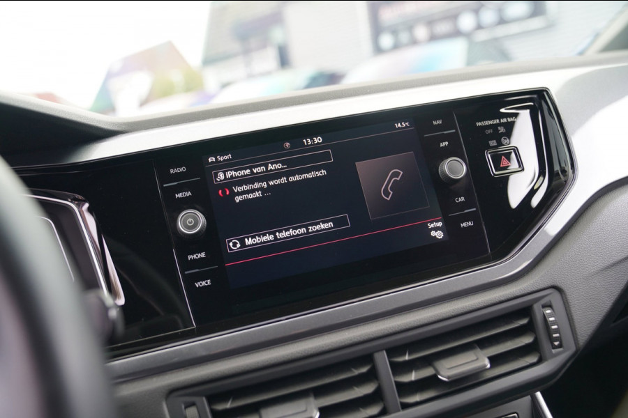 Volkswagen Polo 2.0 TSI GTI | LED | Stoelverwarming | Achteruitrijcamera | Apple Carplay | Climatronic | 200PK | NAP
