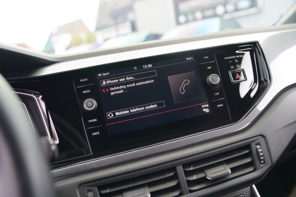 Volkswagen Polo 2.0 TSI GTI | LED | Stoelverwarming | Achteruitrijcamera | Apple Carplay | Climatronic | 200PK | NAP