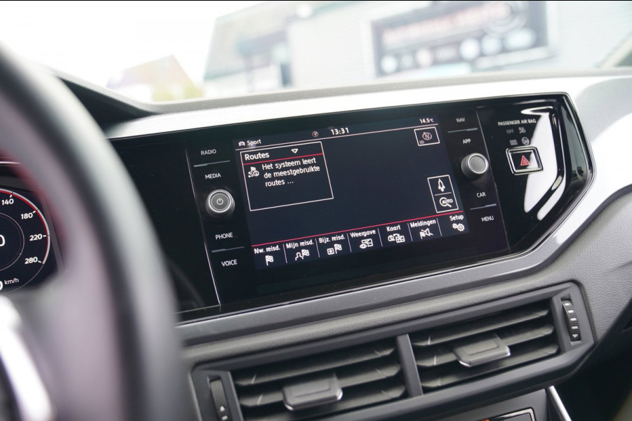 Volkswagen Polo 2.0 TSI GTI | LED | Stoelverwarming | Achteruitrijcamera | Apple Carplay | Climatronic | 200PK | NAP