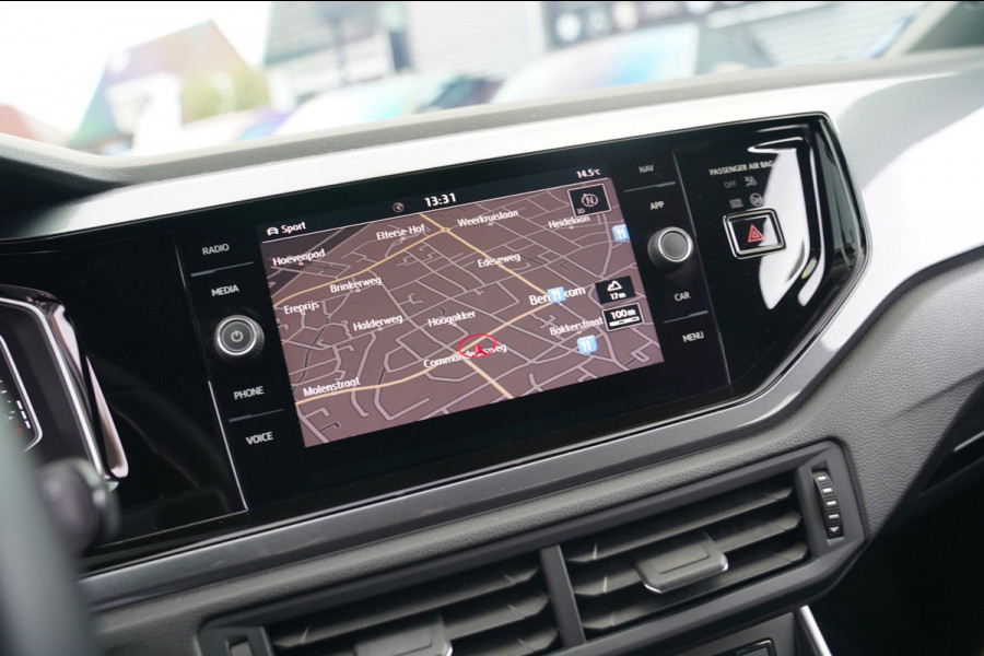 Volkswagen Polo 2.0 TSI GTI | LED | Stoelverwarming | Achteruitrijcamera | Apple Carplay | Climatronic | 200PK | NAP