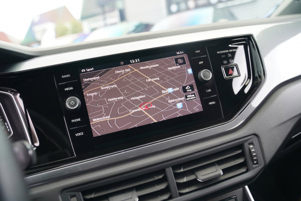 Volkswagen Polo 2.0 TSI GTI | LED | Stoelverwarming | Achteruitrijcamera | Apple Carplay | Climatronic | 200PK | NAP