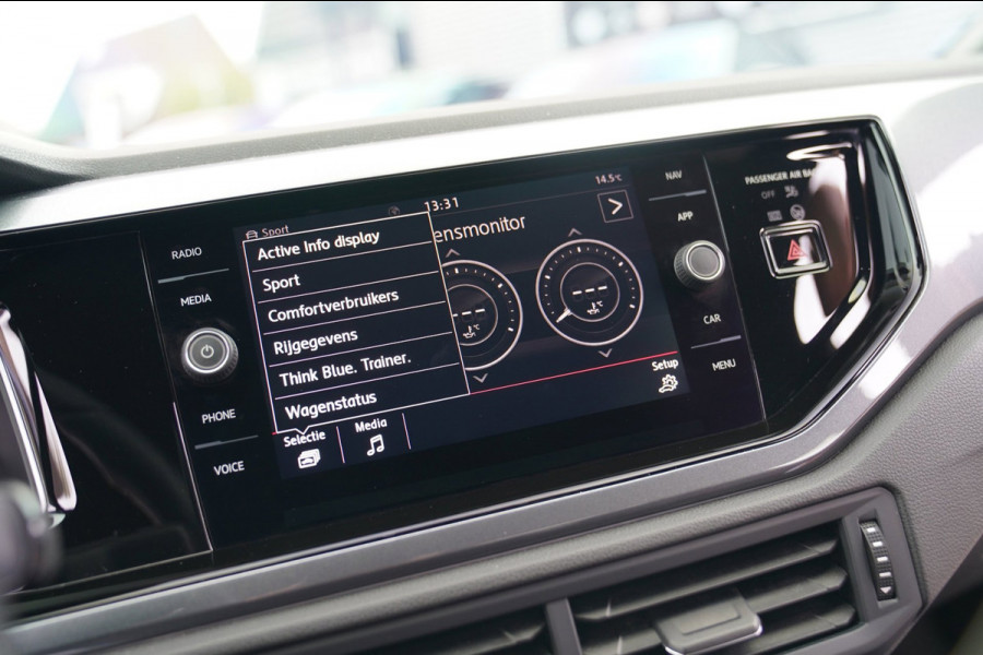 Volkswagen Polo 2.0 TSI GTI | LED | Stoelverwarming | Achteruitrijcamera | Apple Carplay | Climatronic | 200PK | NAP