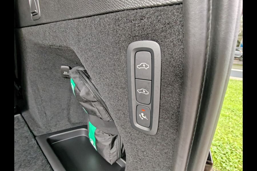 Volvo XC90 T8 405PK AWD Ultra Black Edition Plug-in hybrid | BLIS | Luchtvering | Trekhaak | B&W | Elektr. Stoelen | ACC | HUD | Pano |