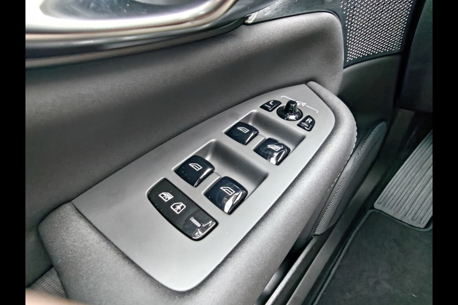 Volvo XC90 T8 405PK AWD Ultra Black Edition Plug-in hybrid | BLIS | Luchtvering | Trekhaak | B&W | Elektr. Stoelen | ACC | HUD | Pano |