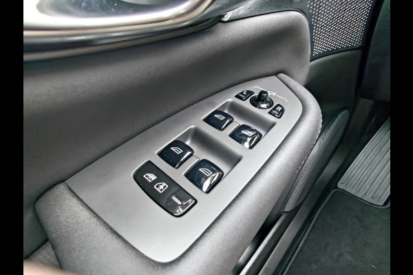 Volvo XC90 T8 405PK AWD Ultra Black Edition Plug-in hybrid | BLIS | Luchtvering | Trekhaak | B&W | Elektr. Stoelen | ACC | HUD | Pano |