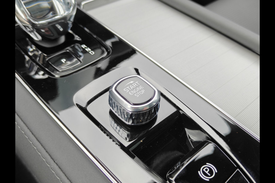 Volvo XC90 T8 405PK AWD Ultra Black Edition Plug-in hybrid | BLIS | Luchtvering | Trekhaak | B&W | Elektr. Stoelen | ACC | HUD | Pano |