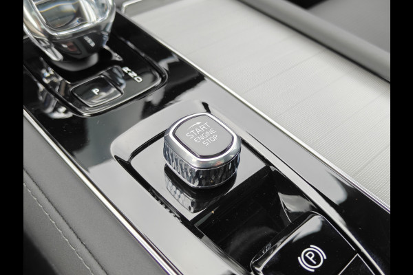 Volvo XC90 T8 405PK AWD Ultra Black Edition Plug-in hybrid | BLIS | Luchtvering | Trekhaak | B&W | Elektr. Stoelen | ACC | HUD | Pano |