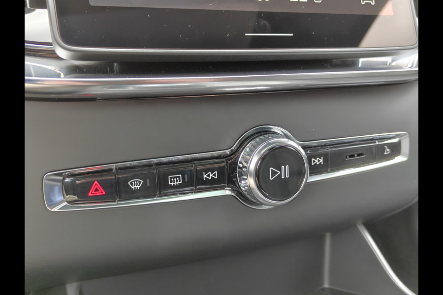 Volvo XC90 T8 405PK AWD Ultra Black Edition Plug-in hybrid | BLIS | Luchtvering | Trekhaak | B&W | Elektr. Stoelen | ACC | HUD | Pano |