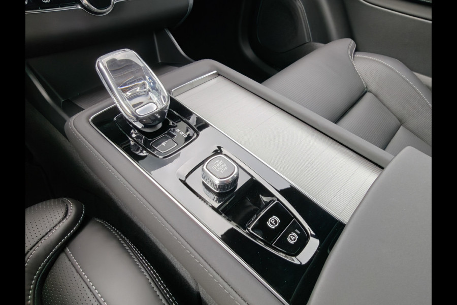 Volvo XC90 T8 405PK AWD Ultra Black Edition Plug-in hybrid | BLIS | Luchtvering | Trekhaak | B&W | Elektr. Stoelen | ACC | HUD | Pano |