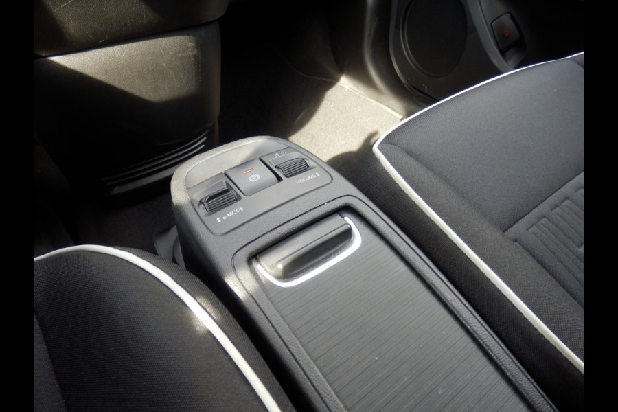 Fiat 500E 42 kWh Icon 42 kWh | SOH 96 % I Camera | Chroompakket | Park. sens. v+a I
