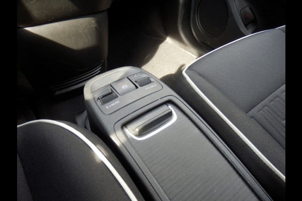 Fiat 500E 42 kWh Icon 42 kWh | SOH 96 % I Camera | Chroompakket | Park. sens. v+a I