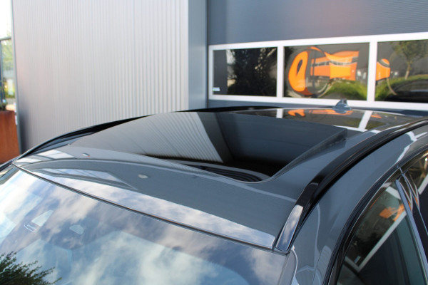 BMW 3 Serie Touring 330i | M340i Look | Pano | Apple Carplay | Sfeerverlichting | LED | Stoelverwarming