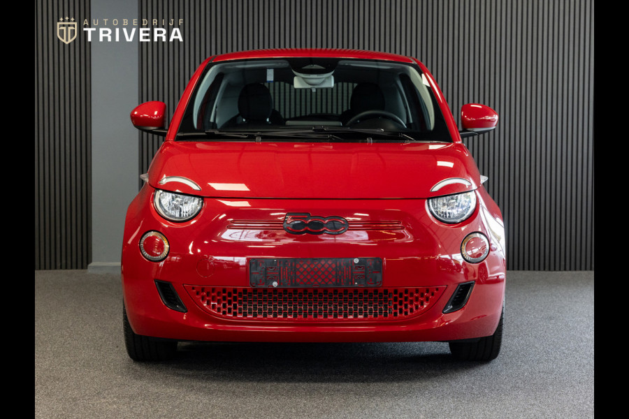 Fiat 500E RED 24 kWh l SoH 93% l CAMERA l 1ste eigenaar l CARPLAY l LMV l BTW auto l Zeer lage km's l als nieuw