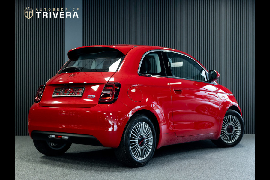 Fiat 500E RED 24 kWh l SoH 93% l CAMERA l 1ste eigenaar l CARPLAY l LMV l BTW auto l Zeer lage km's l als nieuw