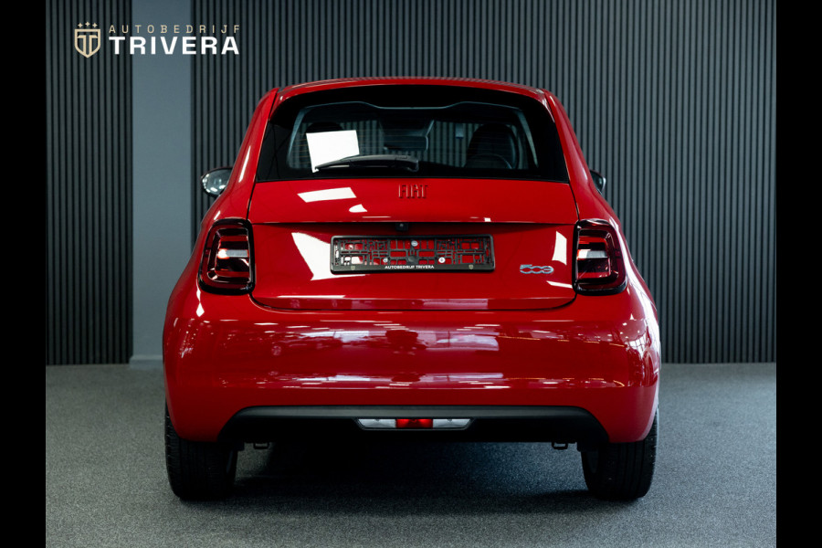 Fiat 500E RED 24 kWh l SoH 93% l CAMERA l 1ste eigenaar l CARPLAY l LMV l BTW auto l Zeer lage km's l als nieuw