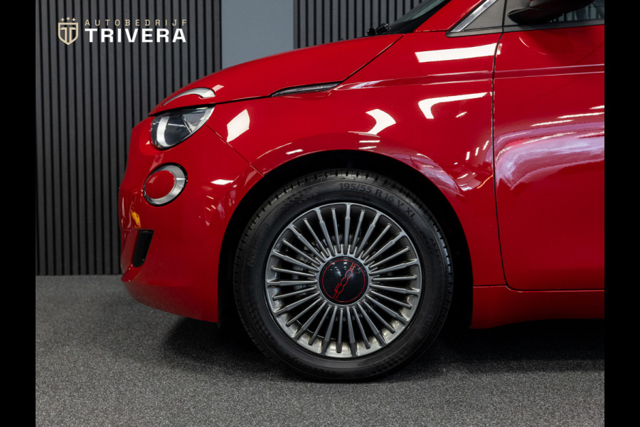 Fiat 500E RED 24 kWh l SoH 93% l CAMERA l 1ste eigenaar l CARPLAY l LMV l BTW auto l Zeer lage km's l als nieuw