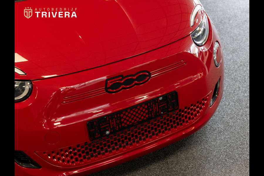 Fiat 500E RED 24 kWh l SoH 93% l CAMERA l 1ste eigenaar l CARPLAY l LMV l BTW auto l Zeer lage km's l als nieuw
