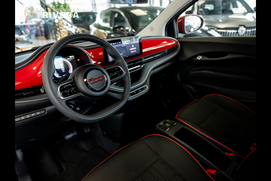 Fiat 500E RED 24 kWh l SoH 93% l CAMERA l 1ste eigenaar l CARPLAY l LMV l BTW auto l Zeer lage km's l als nieuw