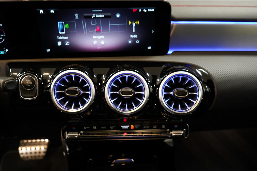 Mercedes-Benz CLA-Klasse 250 e AMG Line Pano|Burmester|Dealer onderh|Sfeerverlichting|19 inch