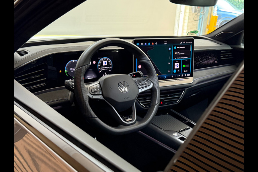 Volkswagen Passat Variant 1.5 eHybrid R-Line Black Edition |Garantie tot 2031 |272PK|Pano|Matrix|H&K Sound|Leder |Massage|Trekhaak