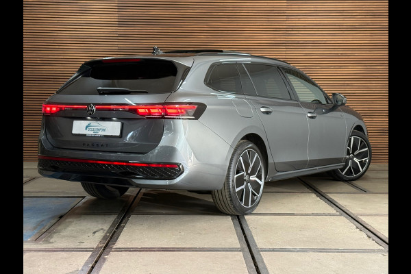 Volkswagen Passat Variant 1.5 eHybrid R-Line Black Edition |Garantie tot 2031 |272PK|Pano|Matrix|H&K Sound|Leder |Massage|Trekhaak
