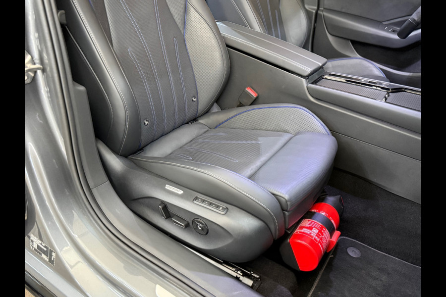 Volkswagen Passat Variant 1.5 eHybrid R-Line Black Edition |Garantie tot 2031 |272PK|Pano|Matrix|H&K Sound|Leder |Massage|Trekhaak