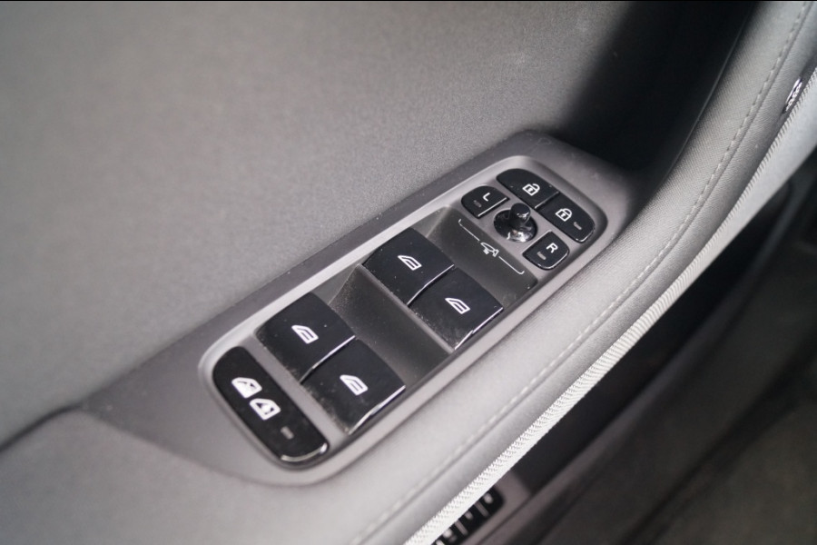 Polestar 2 Standard Range Single Motor 69kWh Plus Pack -SOH92%-PANO-