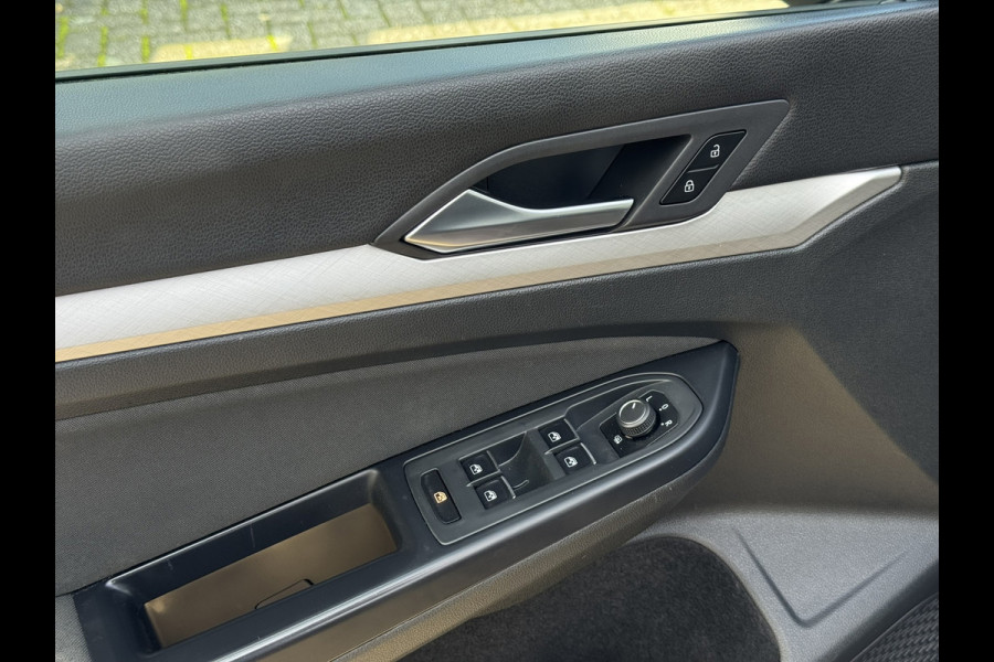 Volkswagen Golf 1.5 eTSI Style | Navi, Carplay/Android, PDC, ACC, Stoel+Stuurverw., Sfeerverl., 18'' LMV |