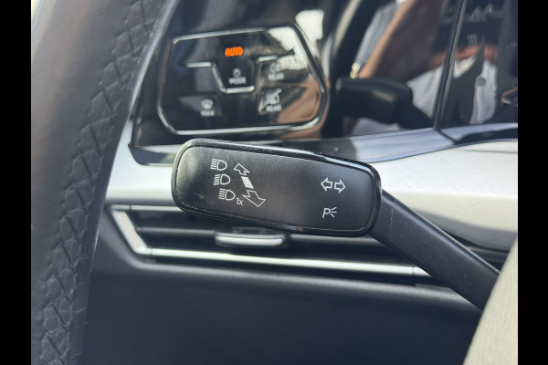 Volkswagen Golf 1.5 eTSI Style | Navi, Carplay/Android, PDC, ACC, Stoel+Stuurverw., Sfeerverl., 18'' LMV |