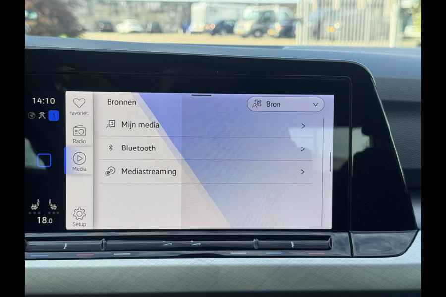 Volkswagen Golf 1.5 eTSI Style | Navi, Carplay/Android, PDC, ACC, Stoel+Stuurverw., Sfeerverl., 18'' LMV |