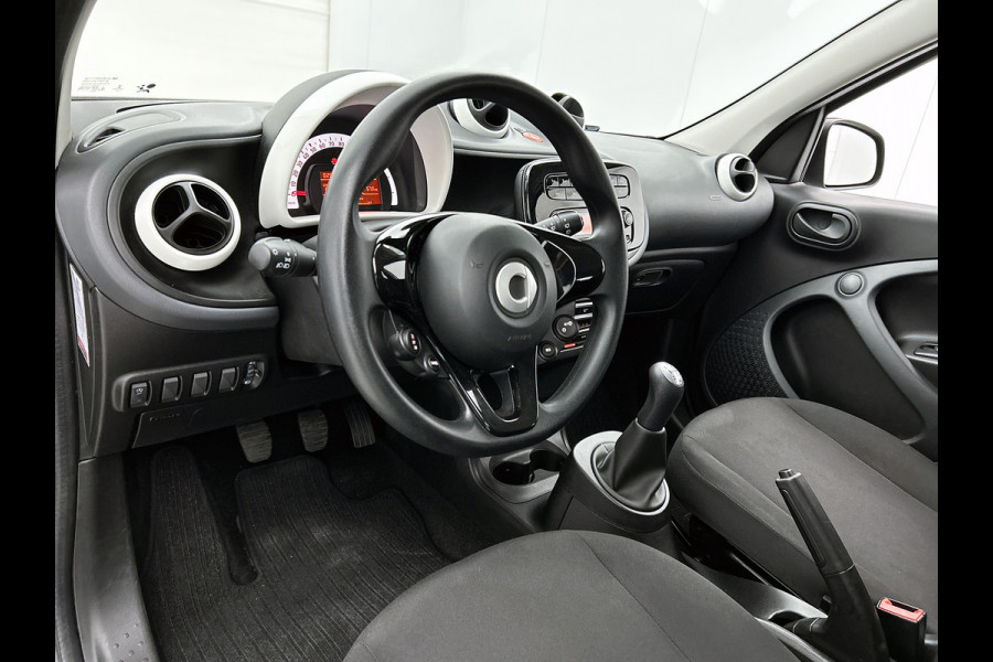 Smart Forfour 1.0 Business Solution 5drs. / Airco-ecc. / Cruise control / Radio multimedia / Apk 12-2026